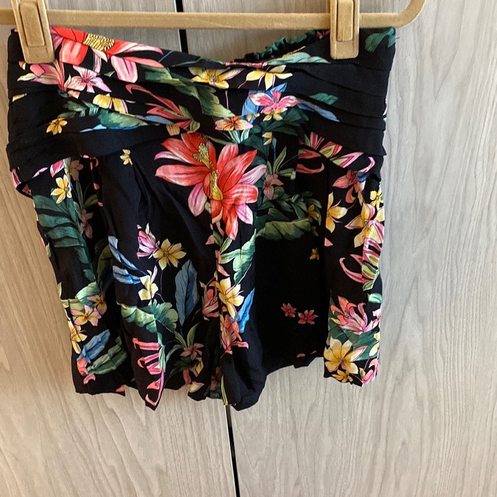 Zara shorts size  m fun floral pink yellow on black